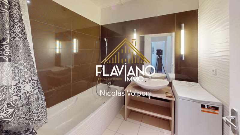 Appartement - 92 m² - 4 pièces