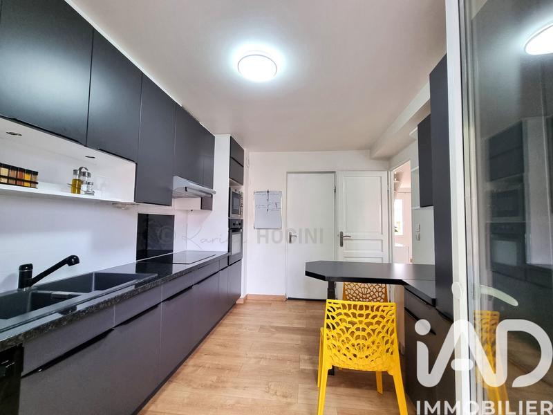 Maison - 95 m² - 5 pièces