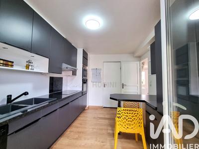 Maison - 95 m² - 5 pièces