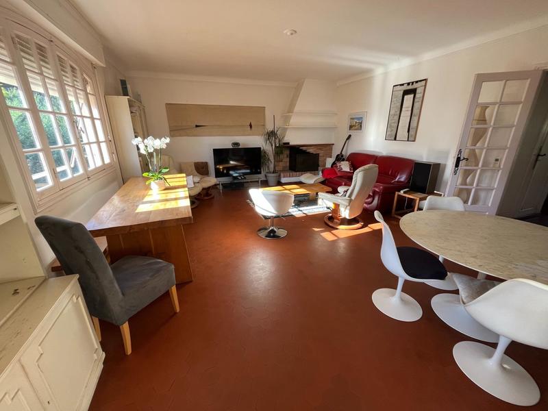 Maison - 217 m² - 9 pièces