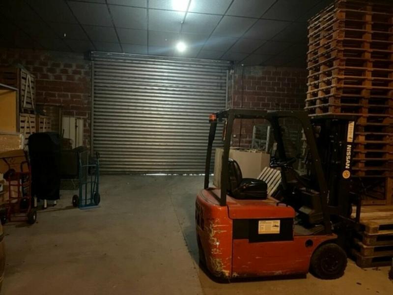 Local d'activité / Entrepôt - 100 m²