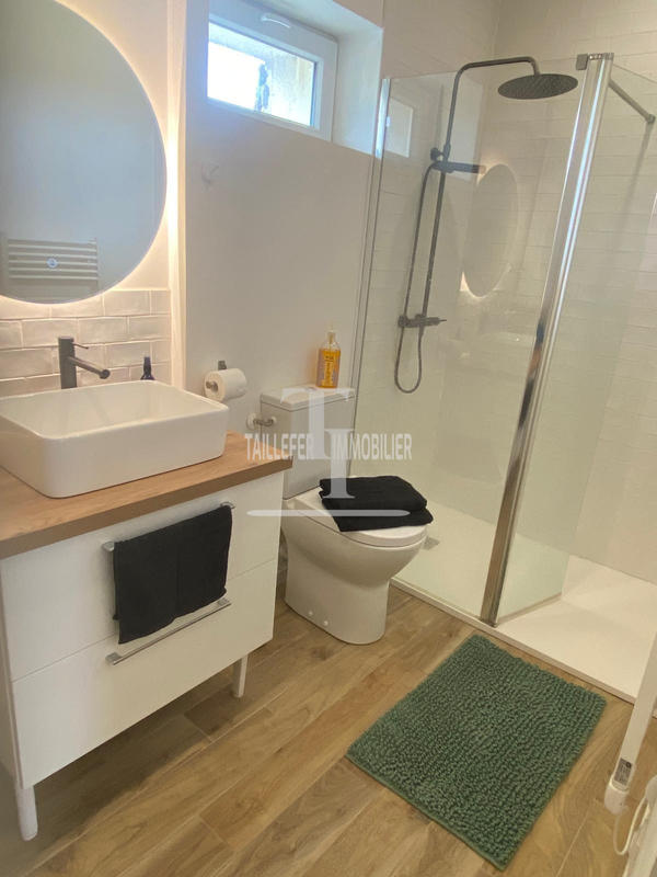 Maison - 298 m² - 9 pièces