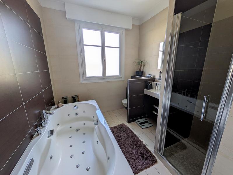 Maison - 188 m² - 7 pièces