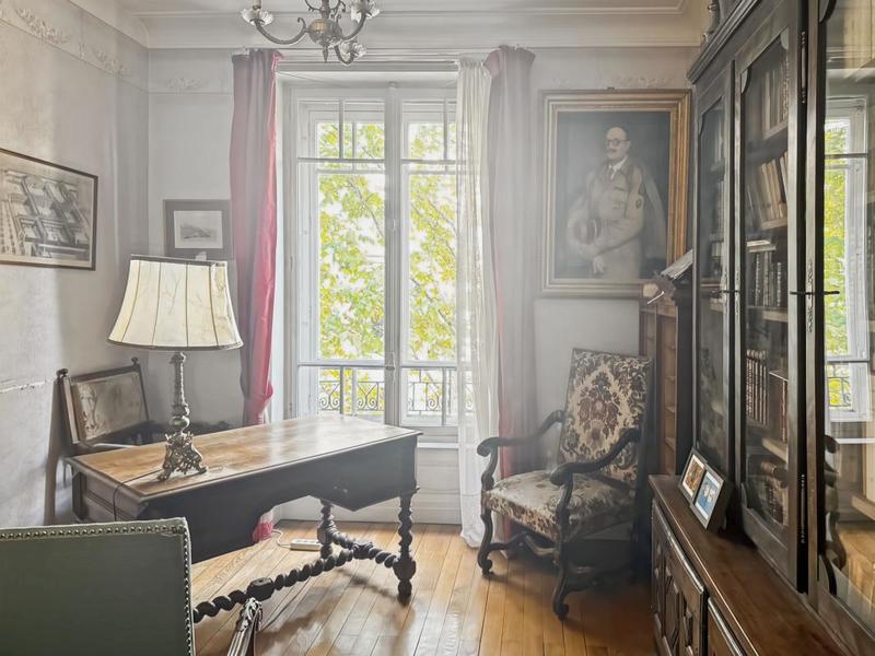 Appartement - 224 m² - 8 pièces