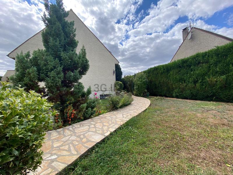 Maison - 111 m² - 5 pièces