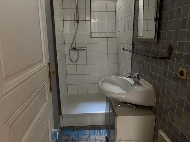 Appartement - 80 m² - 2 pièces