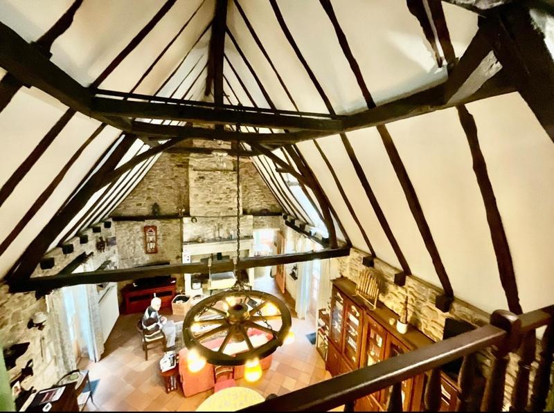 Maison - 300 m² - 12 pièces