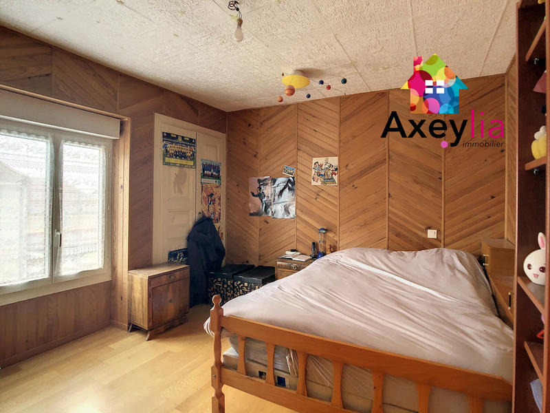 Maison - 240 m² - 12 pièces