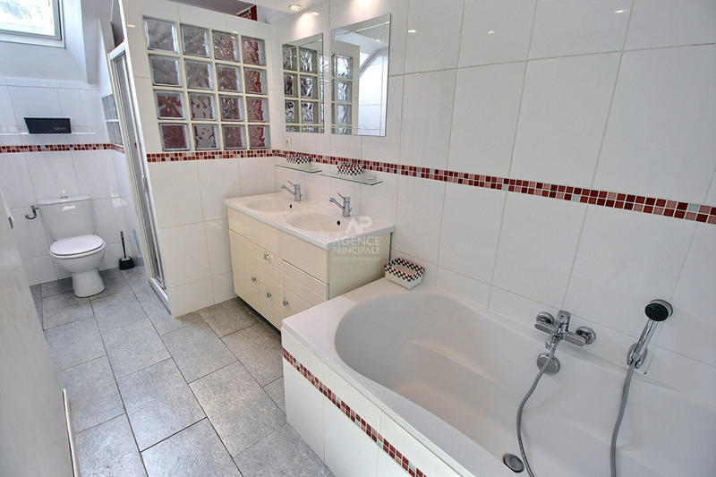 Maison - 140 m² - 7 pièces