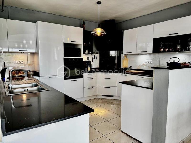 Maison traditionnelle - 115 m² - 4 pièces