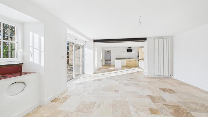 Maison - 202 m² - 6 pièces