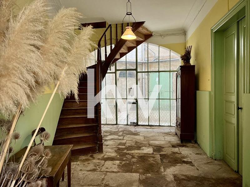 Maison - 280 m² - 5 pièces