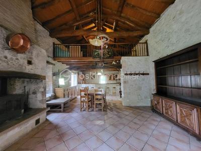 Maison en pierre - 118 m² - 4 pièces