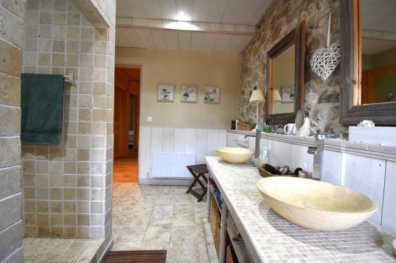 Maison en pierre - 175 m² - 5 pièces