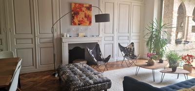 Maison - 377 m² - 5 pièces