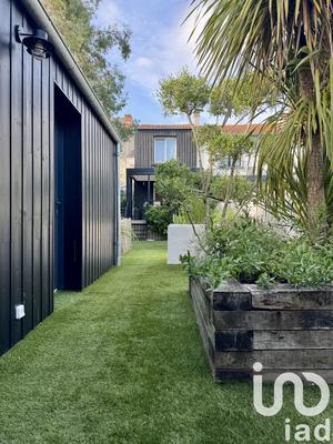 Maison - 200 m² - 6 pièces