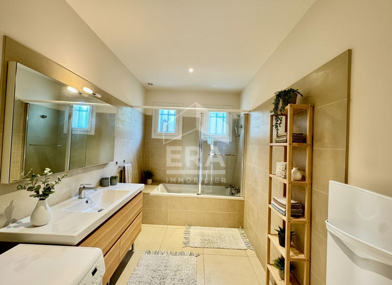 Maison - 190 m² - 6 pièces