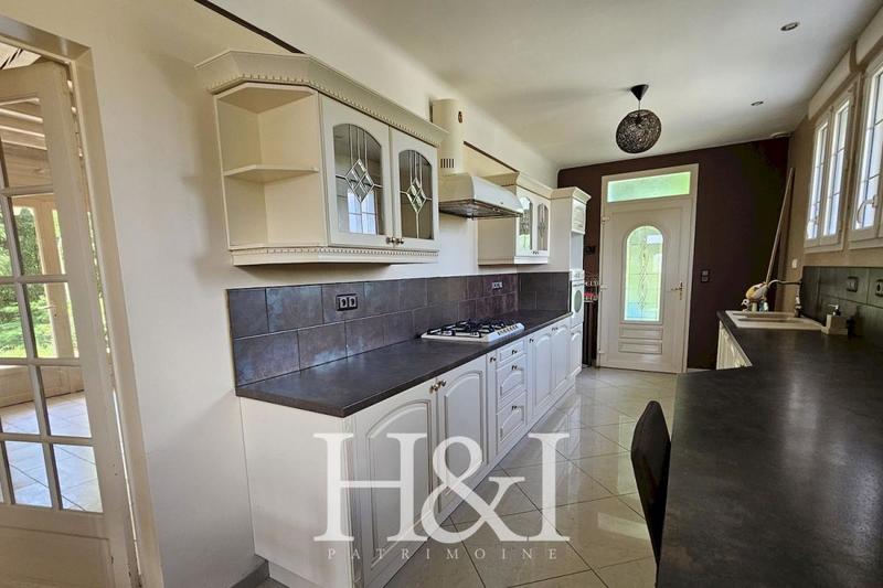 Propriété - 180 m² - 7 pièces