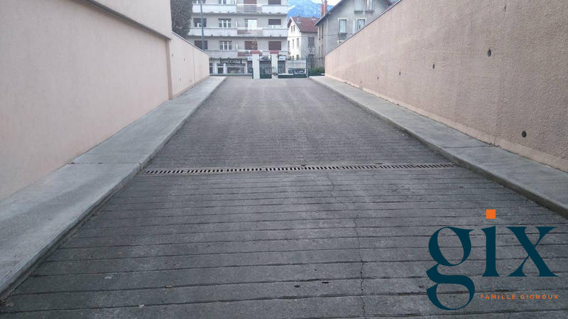 Parking / Garage - 14 m²