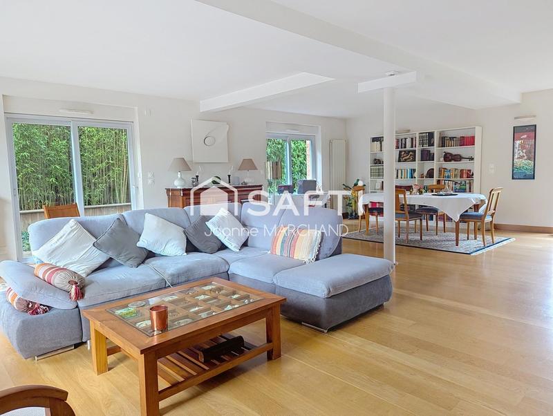 Maison - 230 m² - 7 pièces