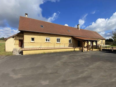 Corps de ferme - 150 m² - 8 pièces