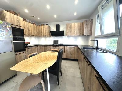 Maison - 195 m² - 9 pièces