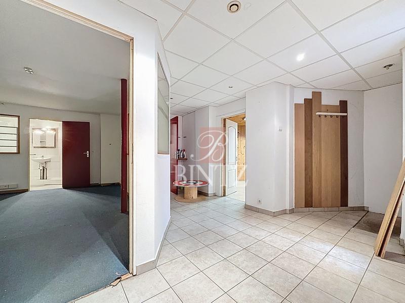 Local commercial - 122 m²