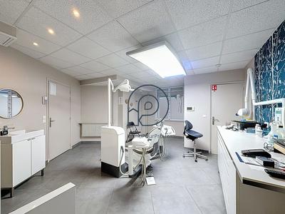 Local d'activités - 167 m²