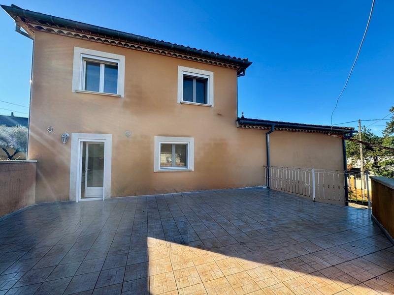 Maison - 136 m² - 6 pièces