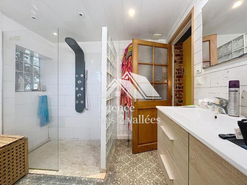 Propriété - 245 m² - 5 pièces