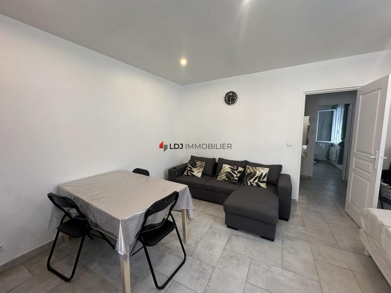 Immeuble - 147 m² - 6 pièces