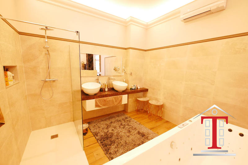 Appartement - 128 m² - 4 pièces