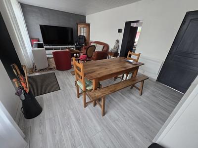 Maison traditionnelle - 94 m² - 4 pièces