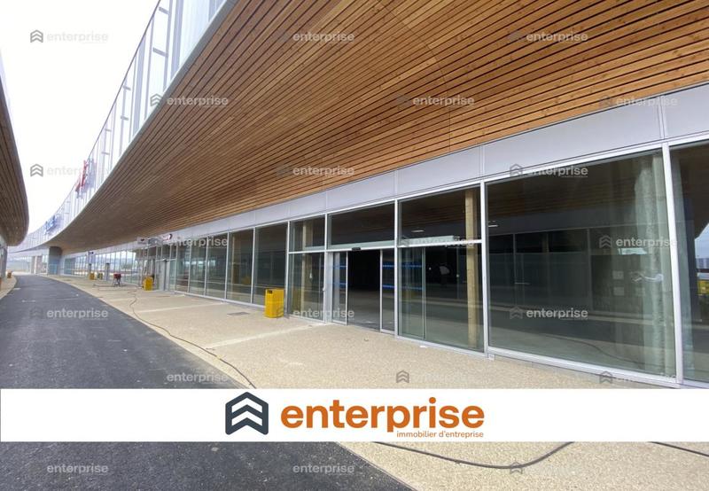 Local commercial - 717 m²