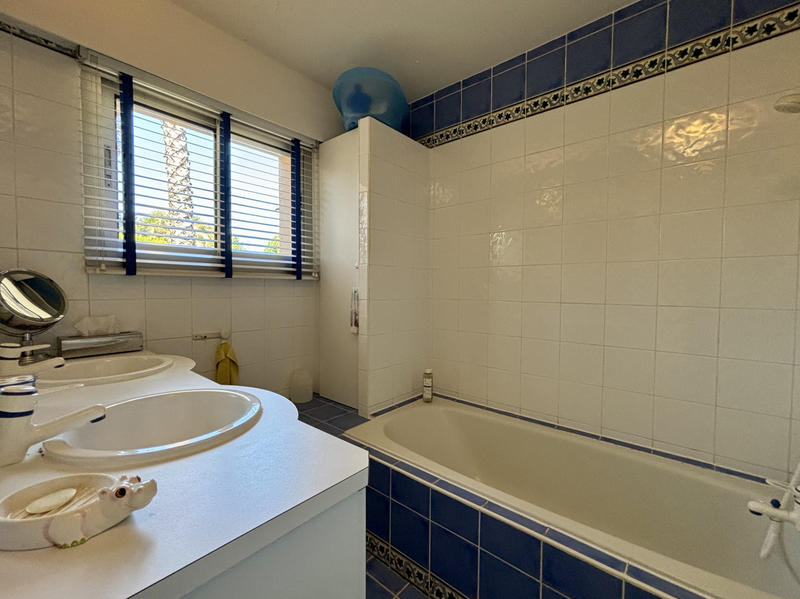 Villa - 282 m² - 8 pièces