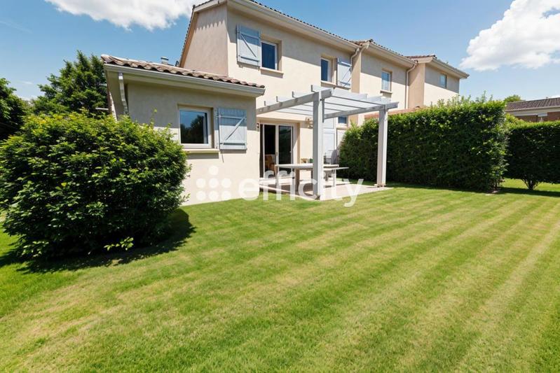 Maison jumelée - 56 m² - 4 pièces