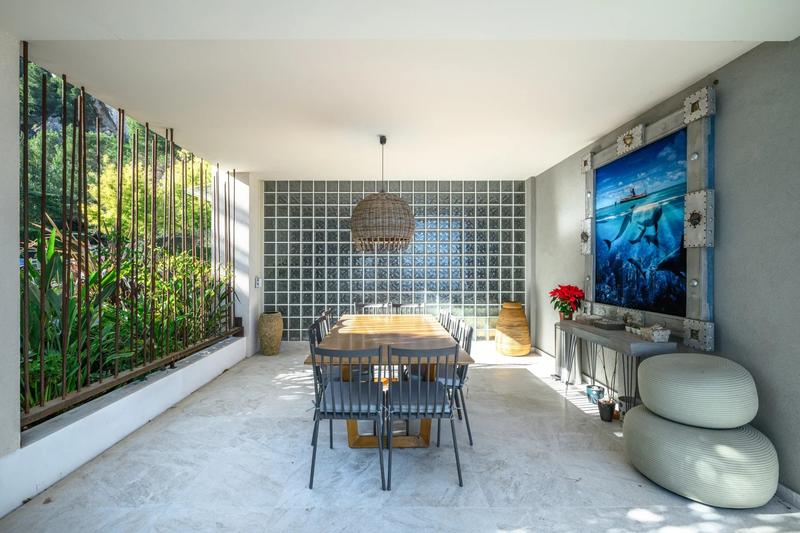 Villa - 300 m² - 9 pièces