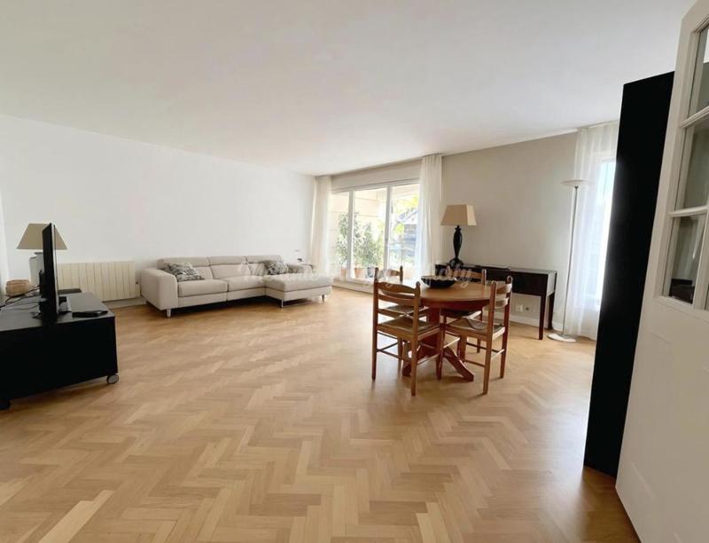 Appartement - 94 m² - 4 pièces