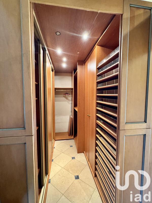 Maison - 210 m² - 8 pièces