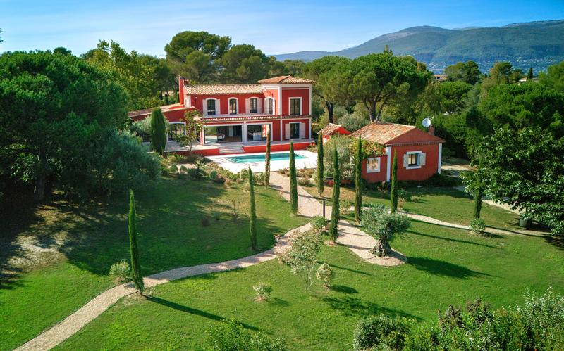 Maison - 400 m² - 9 pièces