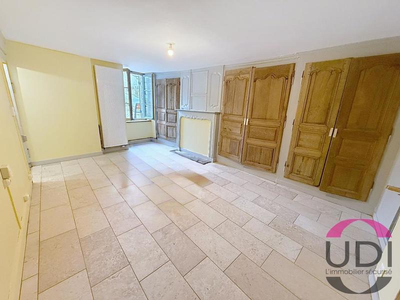 Maison en pierre - 74 m² - 2 pièces