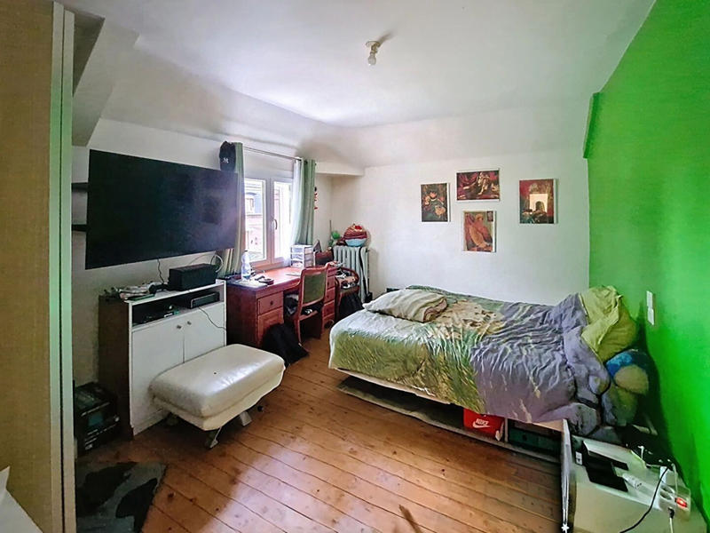 Maison - 327 m² - 8 pièces