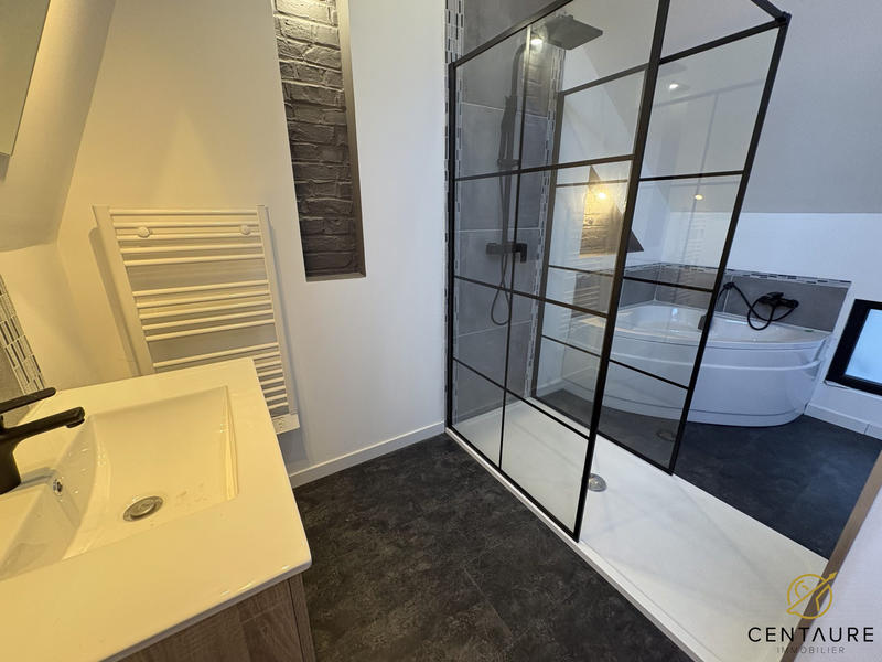 Loft - 117 m² - 5 pièces