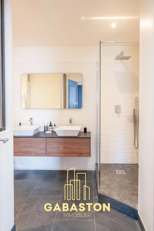 Appartement - 118 m² - 4 pièces