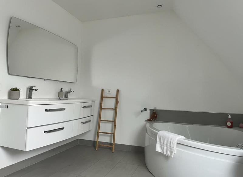 Maison - 201 m² - 7 pièces