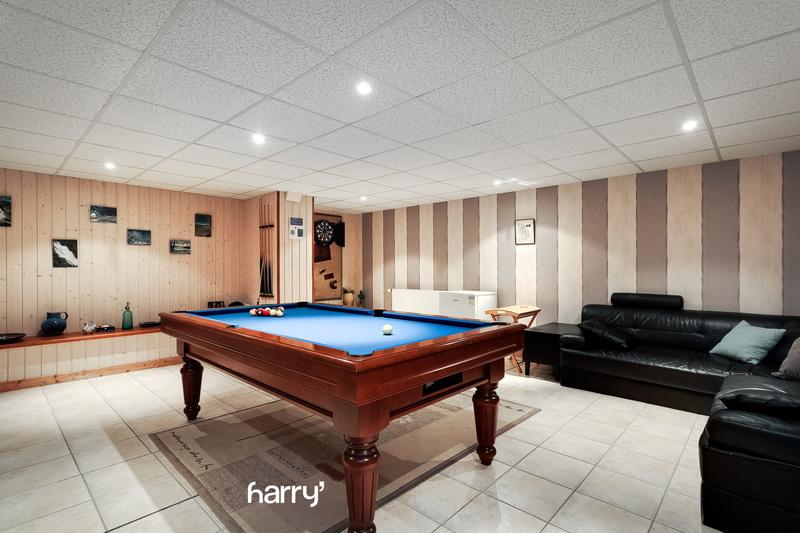 Maison - 548 m² - 13 pièces