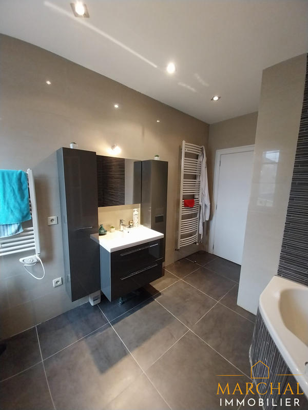 Appartement - 85 m² - 4 pièces