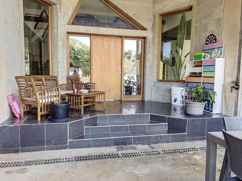 Maison - 300 m² - 9 pièces