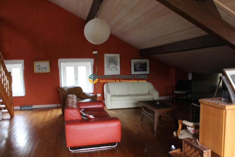 Maison - 323 m² - 15 pièces