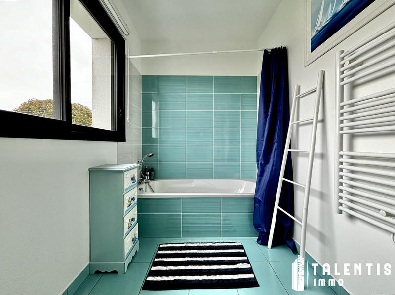 Maison contemporaine - 192 m² - 7 pièces